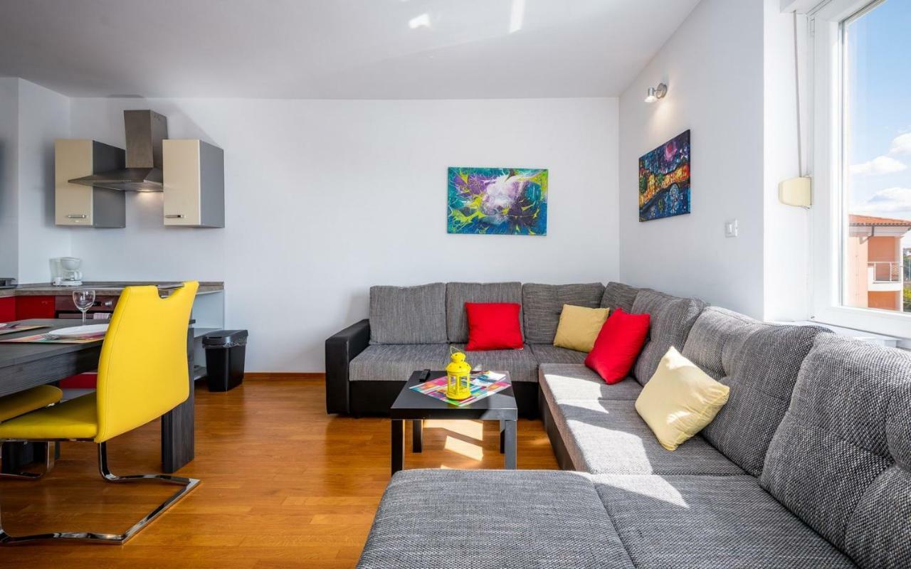 Laura House With Apartment Umag Extérieur photo
