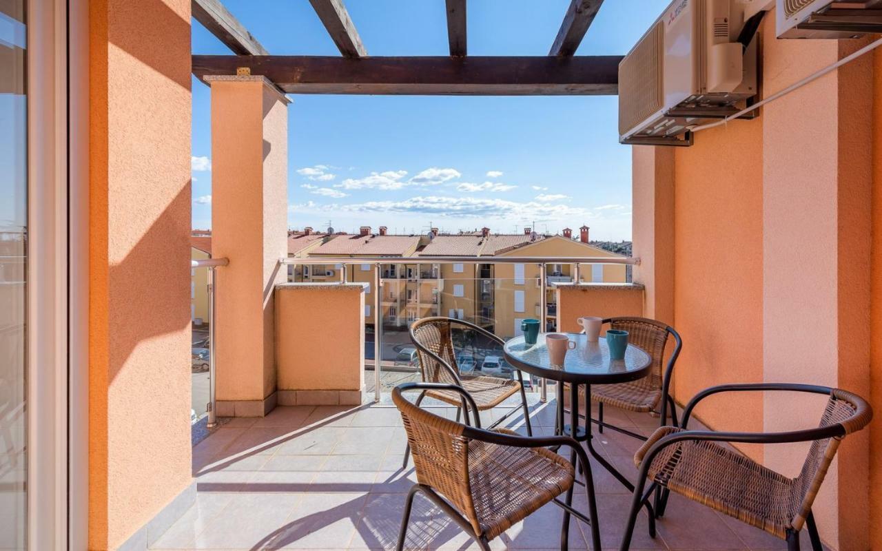 Laura House With Apartment Umag Extérieur photo
