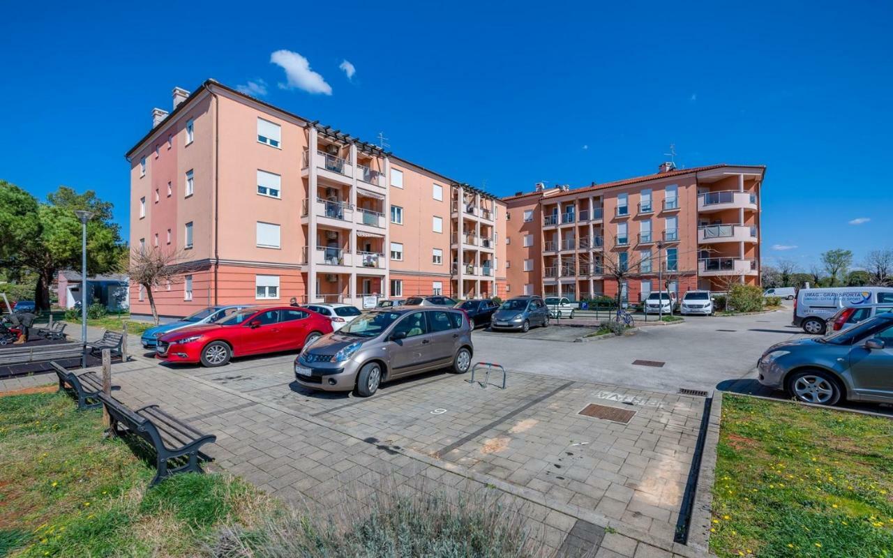 Laura House With Apartment Umag Extérieur photo