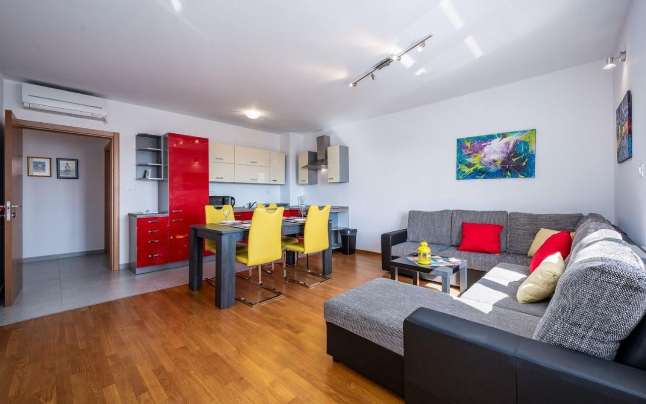 Laura House With Apartment Umag Extérieur photo